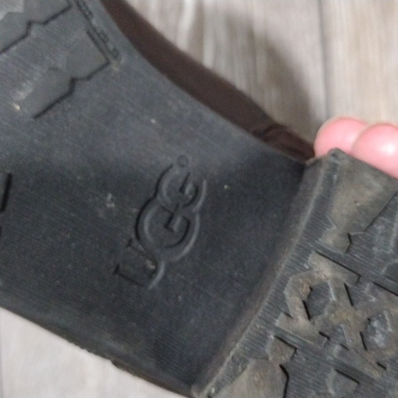 UGG black leather ankle booties with croc print heels. Size 8 - Picture 6 of 14